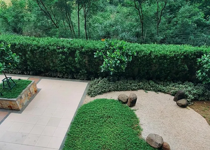 Bachelors Pad At The Celandine Aparthotel Manila